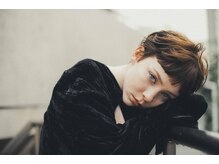 顔まわりの繊細なデザイン