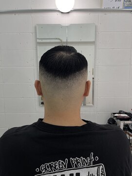 ウェルネス(Wellness) ツイストスパイラルサイドパートスキンフェード6