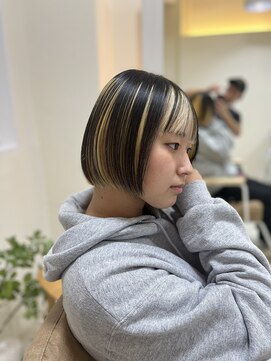 カリーナ(CARINA) インナーカラー/ブロンドカラー