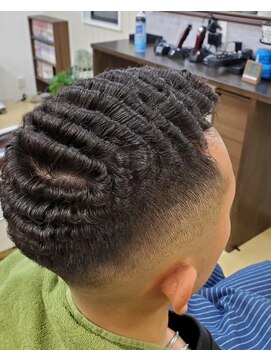 ハングアウト(Hangout) 濡れパン×スキンフェード