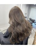 ブラウンベージュ