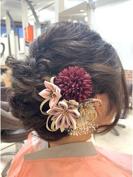 カットハウス はさみの部屋 ロングストレート/シニヨン/ふんわりアレンジ/小花/流しバング