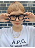 マッシュショートオン眉バング ハイトーンベージュカラー