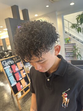 男を磨くメンズサロン オム グランド(HOMME GRAND) バロックパーマ　藤田翔吾