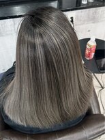 シェリ(che'rie)&nbsp;ハイライトカラーミルクティーベージュケアブリーチダブルカラー