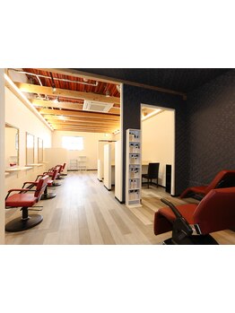 大津市唐崎★駐車場2台完備★高技術×高品質薬剤で髪の毛ツヤツヤさらさらにいたします！！