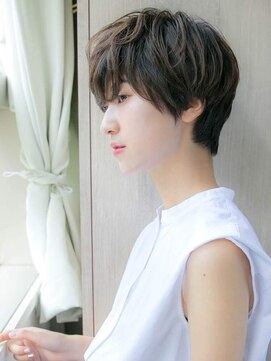 ルティア(Lutia) ゆるふわマッシュショート