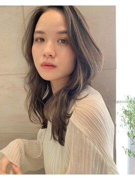 スリーバイキープ 尾山台(THREE by KEEP) 【THREEbyKEEP尾山台】くびれミディ×ベージュハイライトカラー