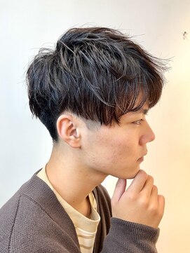 ルーム(Room) ツーブロック/刈り上げマッシュヘア/センターパート