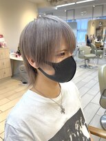 テトラ バイ ネオリーブ 横浜西口店(tetra by neolive)&nbsp;メンズ　ブリーチ　シルバーカラー　横浜／横浜駅