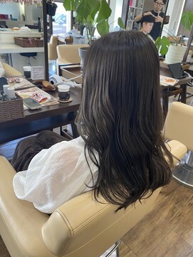 ジッピー ヘアーコレクション オリーブグレージュ×ミディアムレイヤー