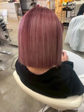 ブリーチ×ピンクカラーで艶たっぷり発色に