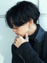 エイド 本店(aid)&nbsp;前下がりセンターパートラフスパイラル刈り上げツーブロック