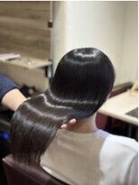 五感鷹匠 髪の診療所 髪質改善による鏡のような艶感のストレートスタイル