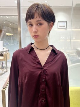 ピークアブー 銀座中央通り(PEEK-A-BOO) マッシュショートベージュヘアシースルーバング