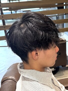 ノイセル(Noisyle) 刈り上げセンターパート/波巻きツイストスパイラル/西長堀