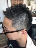 刈り上げショートのモヒカンスタイル