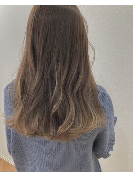 モルニ(MORNI) 髪質改善トリートメント_マロンベージュ Aラインボブ かきあげ