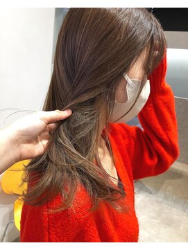 アトリエ(Atelier) イェローベース肌の為のベージュカラー