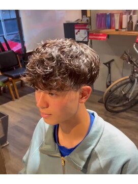 オキサバイオムヘアー(OXA by HOMME HAIR) スペインカール　【ツイストスパイラル　センターパート】