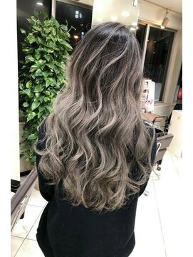 リア 大阪梅田(Ria) ~バレイヤージュカラー~【Ria 大阪 梅田】