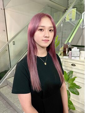 ヘアーデザイン アルエ(HAIR×design ARUE) ペールピンク/ホワイトピンク/レイヤーロング20代/30代/40代