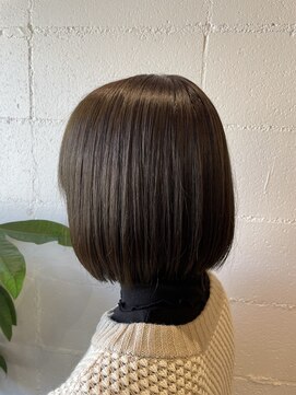 グランツ(GLANZ) マットカラー切りっぱなし大人ボブ