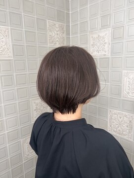 ヘンリエッタ 自由ヶ丘(Henrietta) オリーブグレージュショート