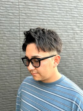 ヘアアンドビューティー クローバー(Hair&Beauty Clover) 癖毛を生かしたアップバングショート