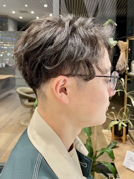 エムスラッシュ みなとみらい馬車道店(M SLASH) 毛流れパーマ/ニュアンスパーマ/ツーブロック/メンズパーマ