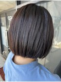 グレージュ切りっぱなしボブ前髪ありミニボブミルクティベージュ