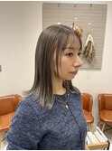 長めボブのグレージュヘアカラー