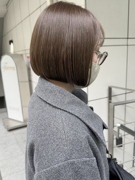 〈Tierra毛利仁美〉横顔も綺麗にみせるコンパクトボブ