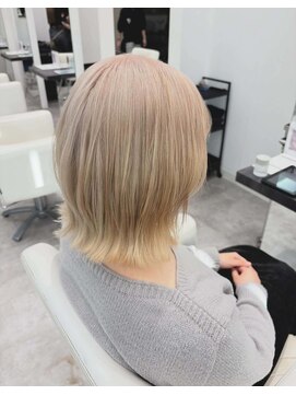 ソア 渋谷(soar) ハイトーン/くびれボブ/ホワイトブロンド/ダブルカラー