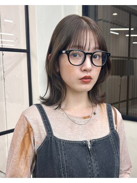 オトソーデン(Oto-soden) オリーブグレージュ×外ハネミディ