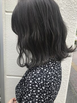 ロプート(Loput) sheer ash grey × medium bob