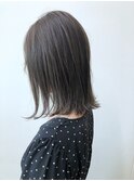 切りっぱなしロブ　×  グレージュカラー