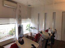 ヘアリゾート ルピア 太田(HAIR RESORT Rupiah)の雰囲気（シャンプーエリアはビニールシートを掛けて空間を仕切っています）