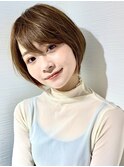 大人かわいいショートボブカーキグレージュフェザーバング