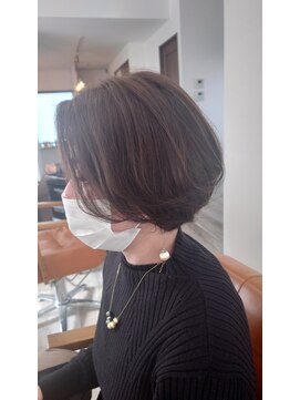 ジェンタ(Jenta) 女性らしさのあるショート/ショートボブ/30代/40代/50代
