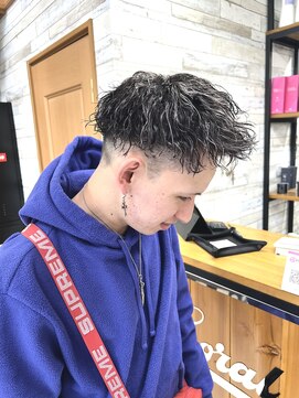 コーラル(Coral) Coral【メンズツイストスパイラルパーマ　ハイライトカラー♪】