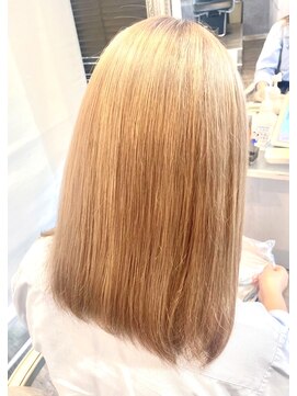 ヘアリゾートガーデンカルム(Hair Resort Garden CALM) ライトベージュ