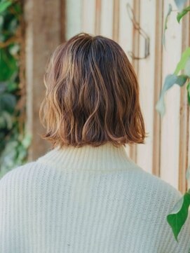 イト(ito) ゆるふわパーマボブ