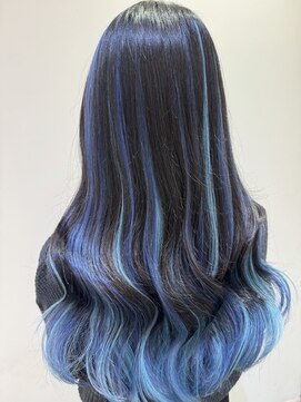 コル(CoL) エクステでブルーのグラデーション【RIE】