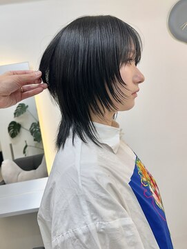 セルン(cerne) ハイトーンレイヤーボブミディアムレイヤーショートウルフボブ