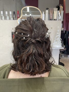 コージー(Kozy) 結婚式お呼ばれヘアアレンジ/ハーフアップ/ゆるふわアレンジ