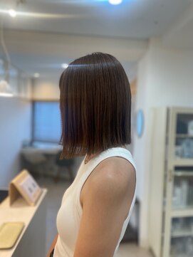 リブレ(LIBRE+hp) 肩上切りっぱなしボブ