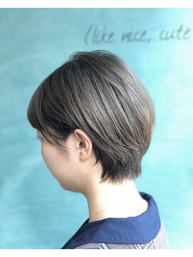 クラン(clan) clan アッシュカラー重軽ウェーブ小顔ヘア