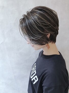 ムウ 難波(MOU) 3Dハイライトカラー_外ハネボブアッシュブラウンネオウルフ