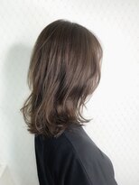 20代30代外国人風ミディアムカーキグレイ